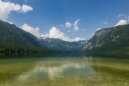 Bohinj 湖在朱利安阿尔卑斯, Triglav 国家公园, 斯洛文尼亚