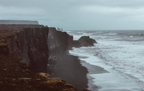 流浪探险家发现冰岛自然奇观图片