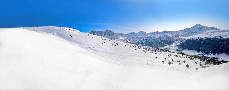 andorra grandvalira附近的房子在比利牛斯山脉