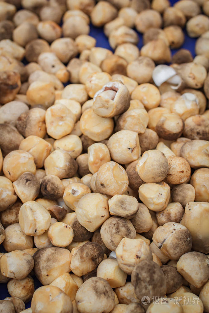 泰国曼谷市场的秸秆蘑菇