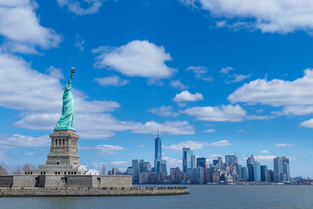 美国纽约市自由女神像和曼哈顿