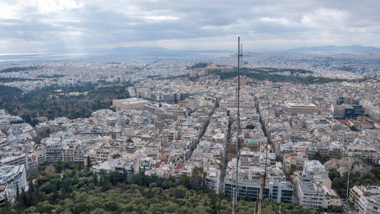 从希腊阿提卡莱卡拜图斯山令人惊叹的雅典城市全景