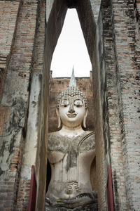 第十三世纪寺庙, 泰国素可泰最大佛像。Achana 寺密友