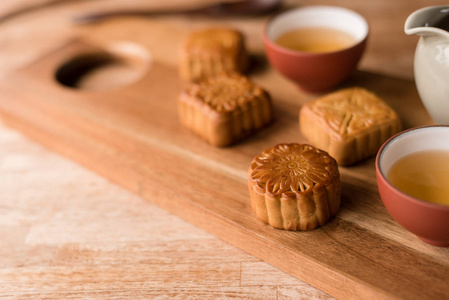 中国中秋月饼茶食品图片