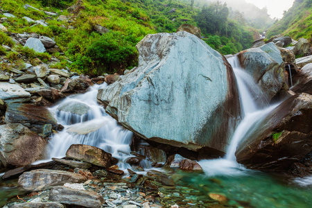 bhagsu 瀑布。印度喜马偕尔邦 bhagsu