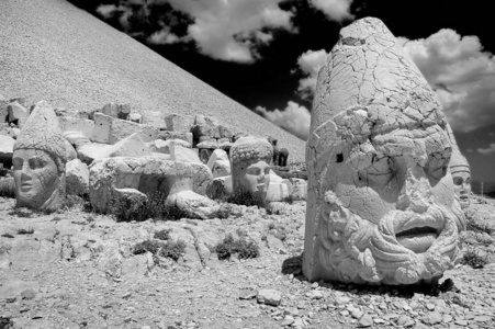 头部雕像从姆山的黑白照片。土耳其