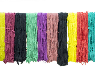 多色的纺织品在国内染料过程