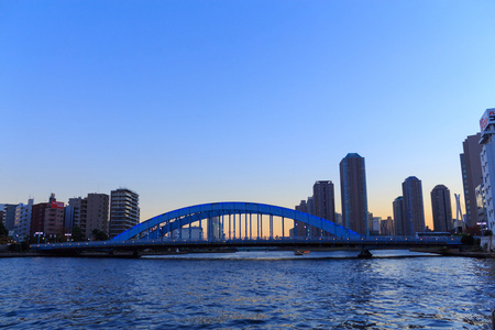 Eitai 桥和黄昏的东京 Okawabata Rivercity 21