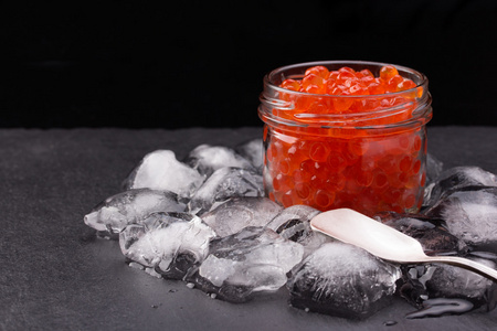 鲑鱼鱼子酱图片