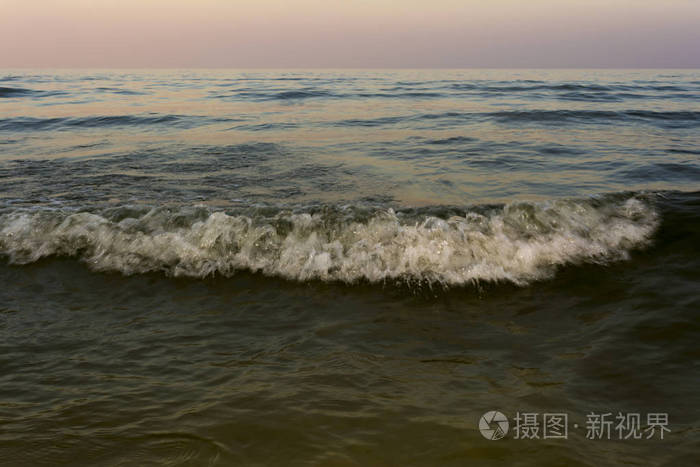 夜海以波浪和泡沫 海天空在日落时间以后 自然抽象背景照片 正版商用图片08ro 摄图新视界