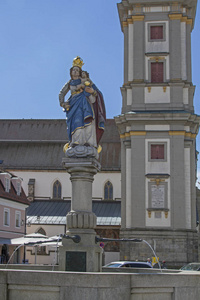 Marien 雕像在巴法力亚镇的镇正方形 Deggendorf, 由于它的位置在多瑙河谷在巴法力亚森林的山脚下也叫 门户到巴法