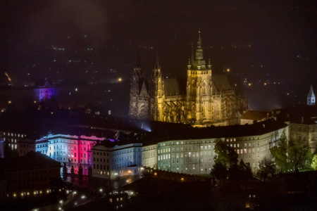 布拉格的夜晚天际线。布拉格城堡, 布拉格天际线夜景