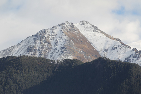 风景秀丽的山景