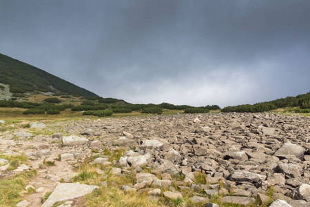 从路线到攀登 musala 高峰的风景, rila 山, 保加利亚