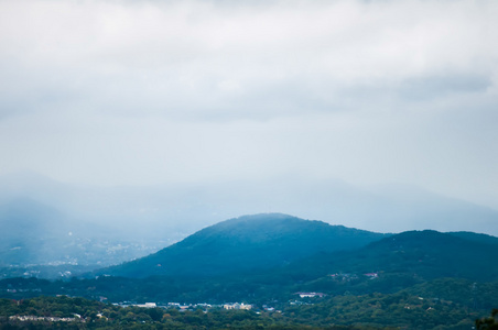 在弗吉尼亚州罗阿诺克周围山风景