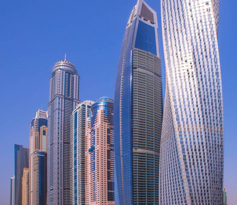 迪拜码头的一般看法。城市天际线