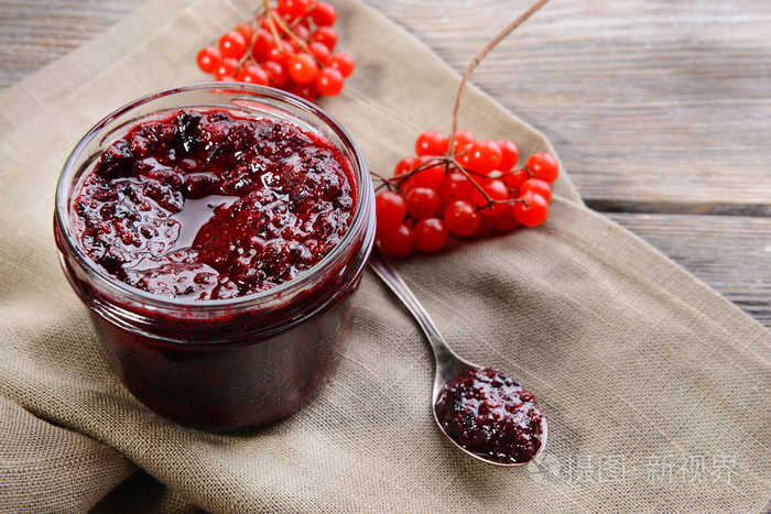 美味的黑醋栗果酱