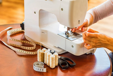 裁缝或裁缝工作用缝纫机