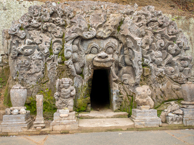 在巴厘岛的壁画神庙