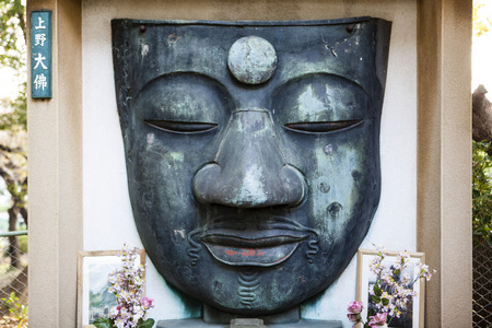 仍然在上野公园东京日本上野 Daibatsu 佛雕像