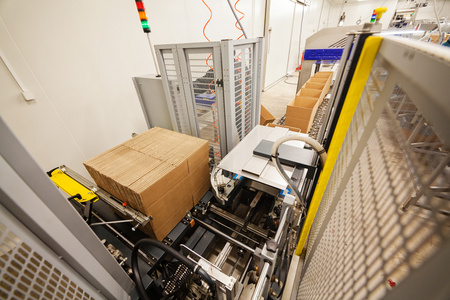 食品工厂流水线包装图片