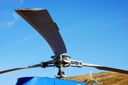 旋翼头直升机旋翼照片