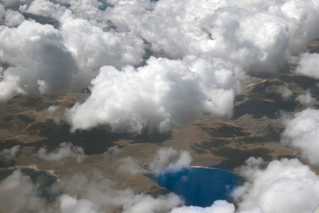 鸟瞰图秘鲁库斯科安第斯山脉上空的云层