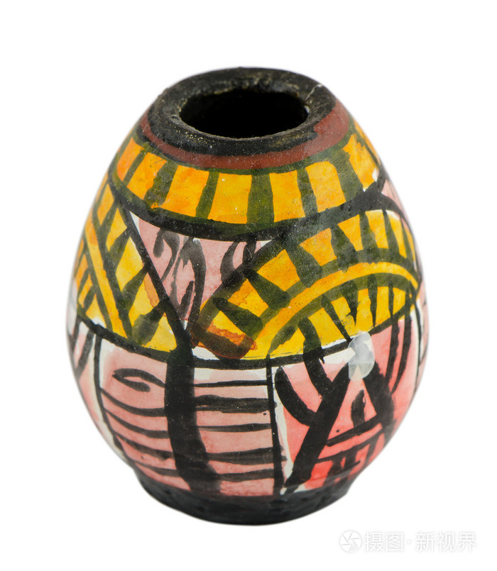 陶土花瓶涂上白色孤立的装饰品