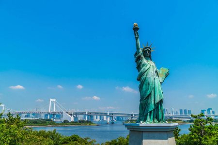 日本东京东京台场岛彩虹桥自由雕像