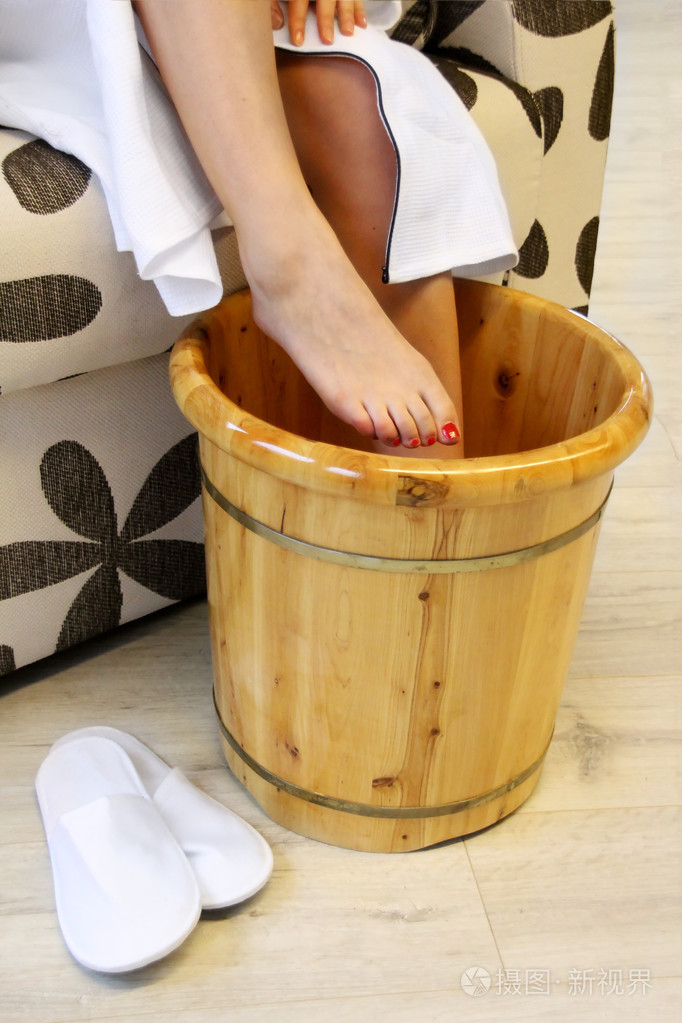 中药对身体排毒足浴