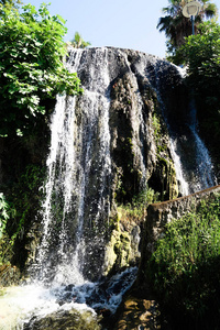 高山瀑布夏季景观