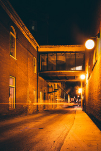 黑暗的小巷，在晚上在汉诺威，宾夕法尼亚州