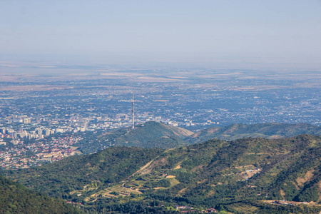 阿拉木图城市景观从山顶