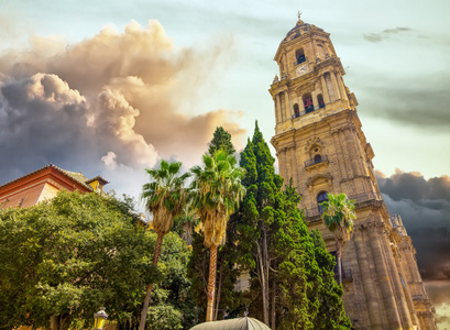 西班牙马拉加的道成肉身的大教堂的钟塔