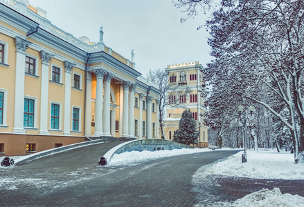 帕斯克维奇鲁米扬采夫博物馆的门面在城市公园