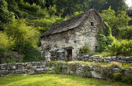 瑞士牧羊人的旧传统的房子图片
