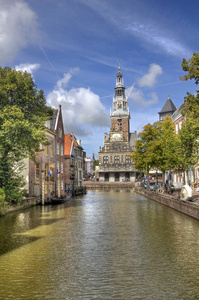 荷兰的阿尔克马尔运河和奶酪建筑