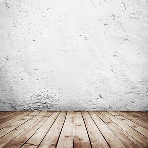 白色的墙壁的房间照片