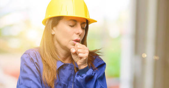 工程师建筑工作者妇女病和咳嗽, 遭受哮喘或支气管炎, 医学概念