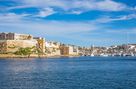 马耳他, 瓦莱塔, Bighi 皇家海军医院和 Kalkara 小河看见从海