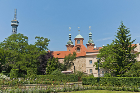 圣劳伦斯教堂位于布拉格