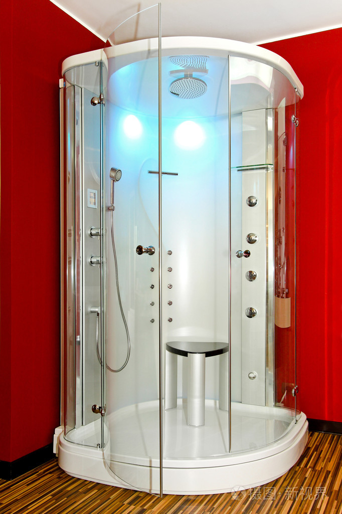 现代的淋浴房