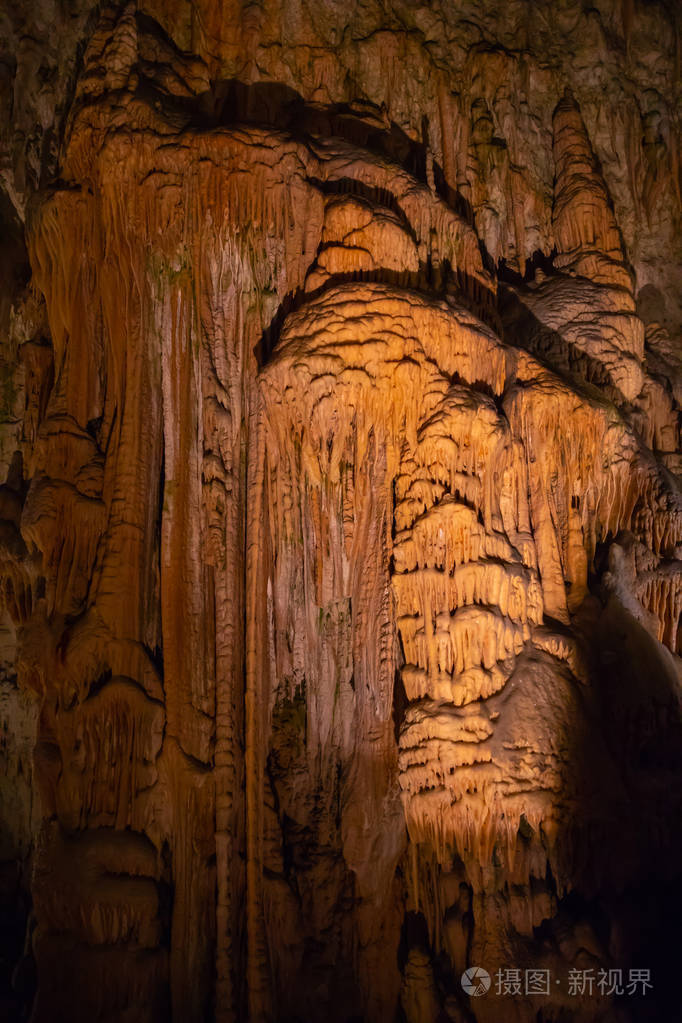 波斯托伊纳洞穴地下洞穴中的钟乳石和石笋观照片-正版商用图片08yn0a-