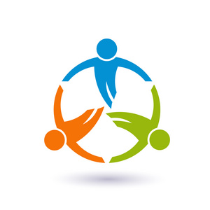 安检中志愿者在一轮中的团队.组的 3 人标志照片