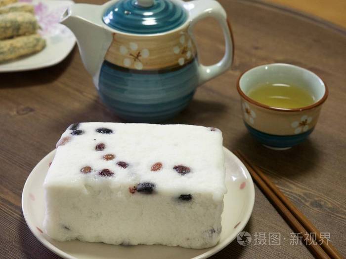 韩国菜雪白米蛋糕