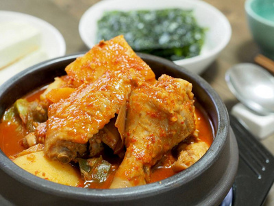 韩国菜炖辣鸡