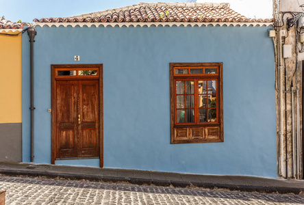 在加那利群岛特内里费岛的拉奥罗塔瓦, 一个美丽而典型的房子的门面