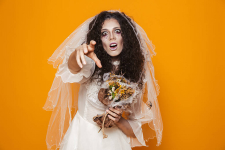 僵尸新娘动画片令人毛骨悚然的新娘僵尸的图像在万圣节穿着婚纱和可怕