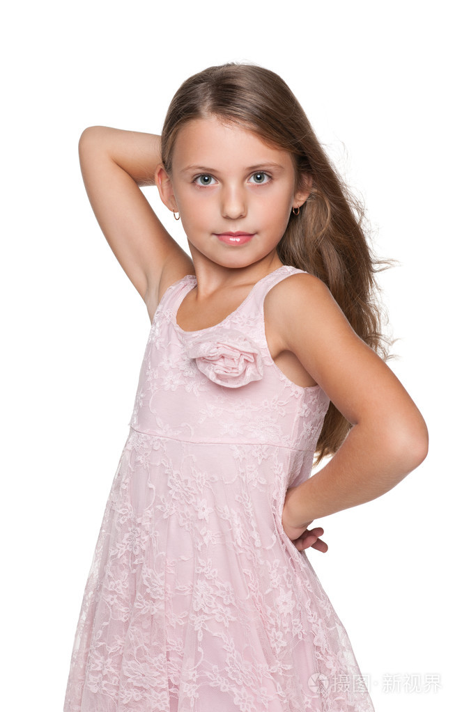 一个漂亮的小女孩的侧面肖像