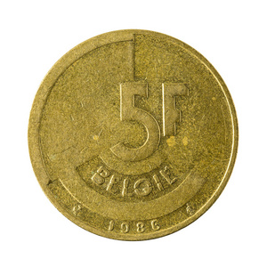 五比利时法郎硬币 1986 被隔绝在白色背景上